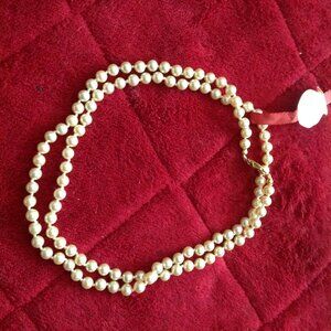 Vintage CULTRA Simulated Pearl Necklace With Tag